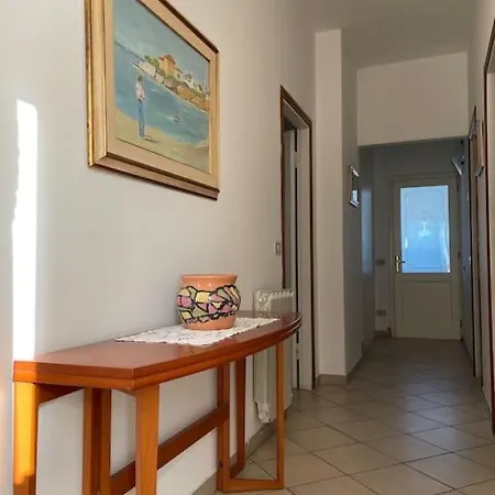 Attico Ampio E Luminoso Con Terrazza Panoramica 아파트 *