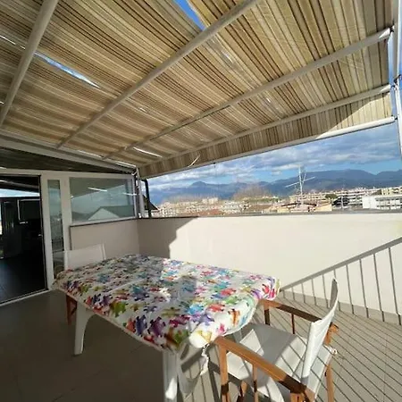 아파트 Attico Ampio E Luminoso Con Terrazza Panoramica *